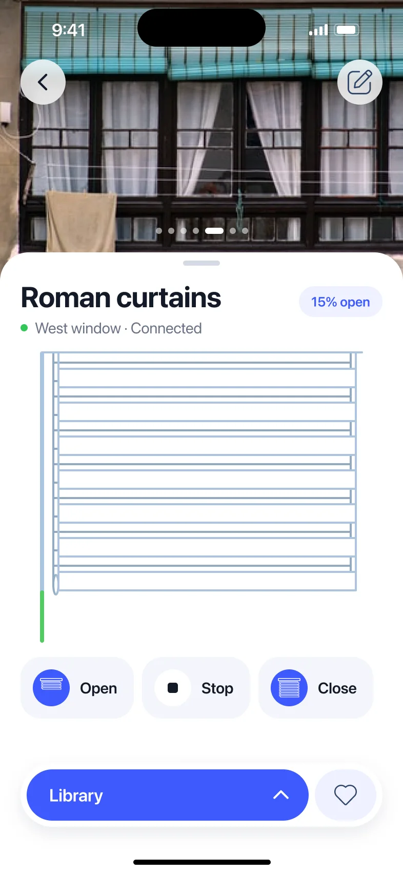 Roman blinds: a photo of a facade with teal blinds and a drawing of stacked folds with a green bar on the side.